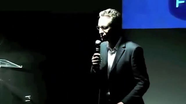 The One Question That Shook Up Davos [Functional Forum, James Maskell] смотреть онлайн