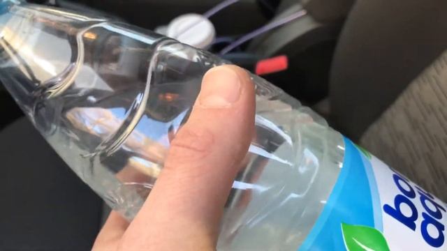 Вода мгновенно замерзает в бутылке