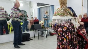 240310 Частушки под Цыганочку на гармони Куплеты Орловские жители танцуют клуб Гармошка танцы г Орел