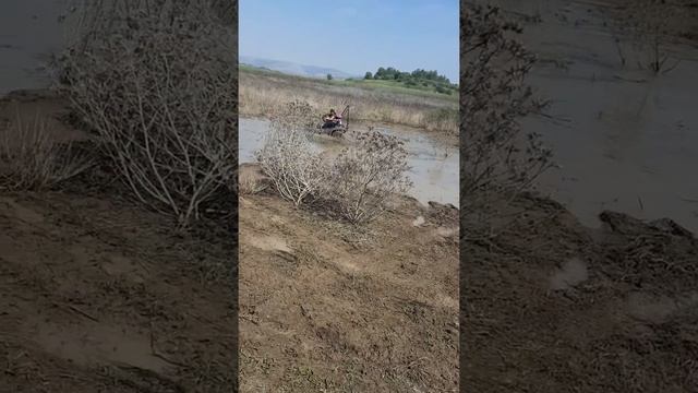 Арктик Кэт 366 в болоте с детьми смотреть онлайн