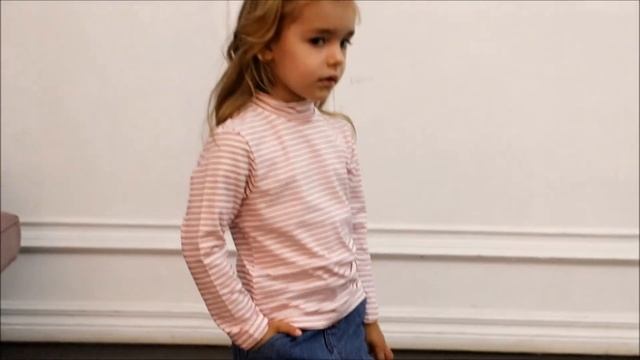 Водолазка в красно-белую полоску для девочки / Купить водолазку в полоску девочке / КотМарКот смотреть онлайн