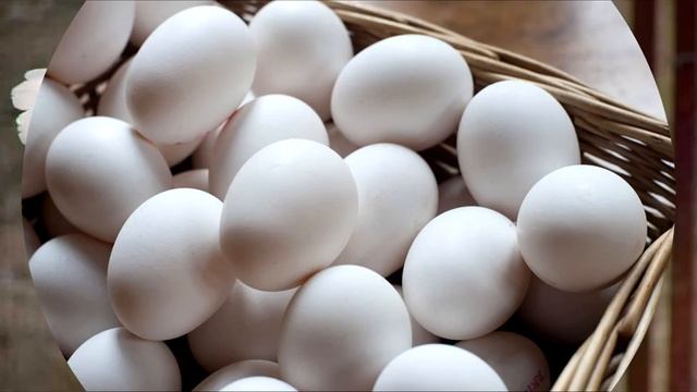 ЧЕМ ОТЛИЧАЮТСЯ БЕЛЫЕ ЯЙЦА ОТ КОРИЧНЕВЫХ? смотреть онлайн