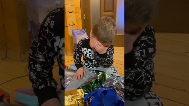 Когда подарок оказался очень неожиданный ?? смотреть онлайн