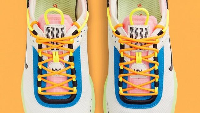 The Nike React Live Offers Up A Budget-Friendly Futurist Aesthetic смотреть онлайн