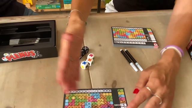 TOP 8 MEJORES JUEGOS de ROLL & WRITE 🎲✏️ | Los directos de #Kinuma смотреть онлайн