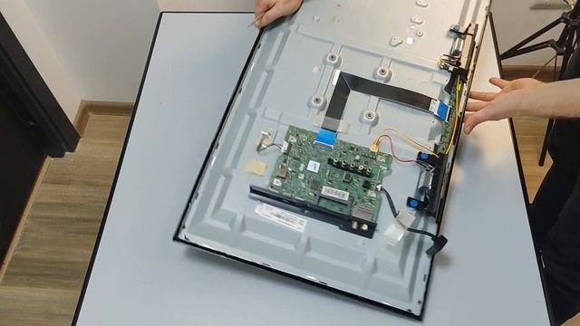 Полная разборка телевизора Samsung UE32M4000AU Complete disassembly of Samsung UE32M4000AU TV смотреть онлайн