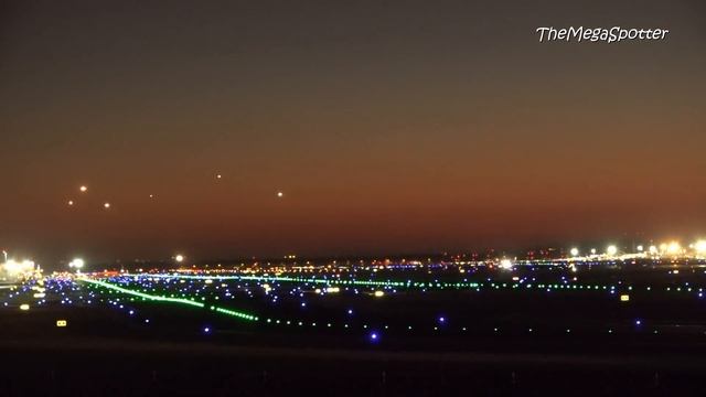 Frankfurt airport ?? 100x time lapse landings at sundown (HD) смотреть онлайн