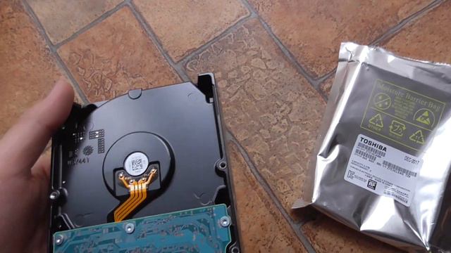 HDD Toshiba DT01ACA 3TB, 7200rpm, 64MB cache, SATA III, 3.5" (Unboxing) смотреть онлайн