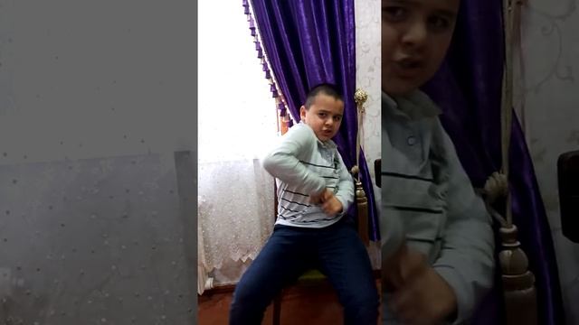 Песня а я игрушек не замечаю смотреть онлайн