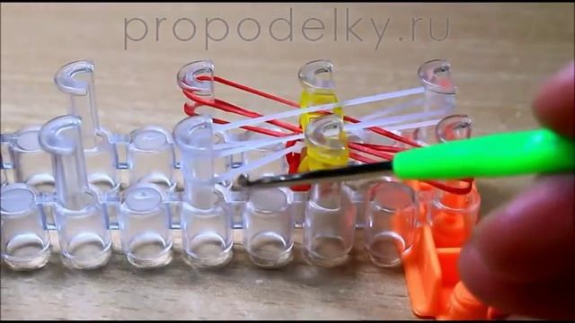Плетение браслета из резинок на станке "Цепочки" урок 25 смотреть онлайн