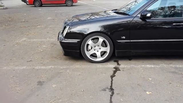 Relaxing with my Mercedes-Benz W210 E430 ... смотреть онлайн