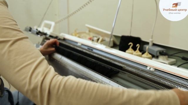 Тёплый снуд за час! Машинное вязание на SILVER REED SK 840 смотреть онлайн