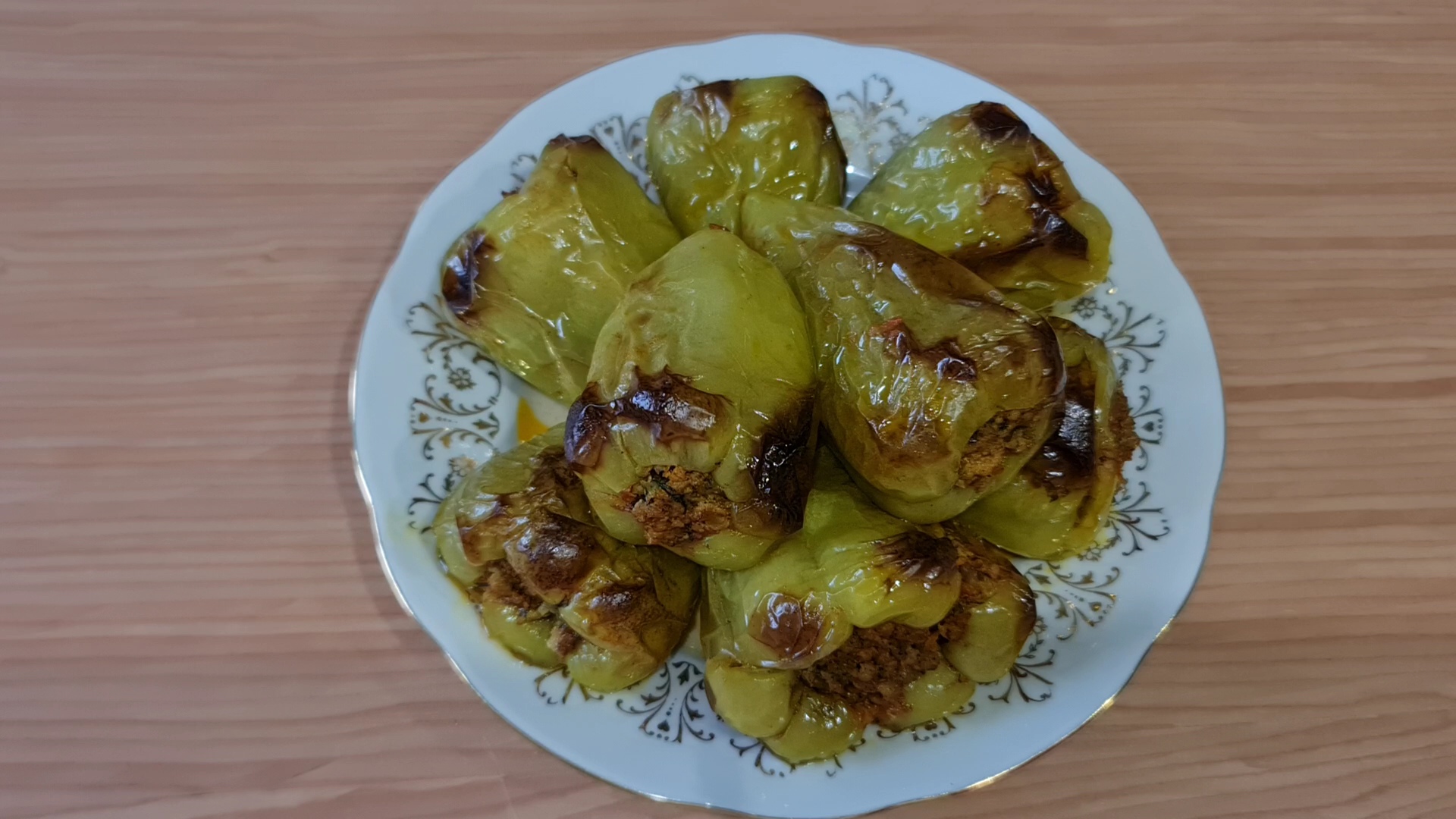 ФАРШИРОВАННЫЙ ПЕРЕЦ С МЯСНЫМ ФРШЕМ И МОРКОВЬЮ В ДУХОВКЕ