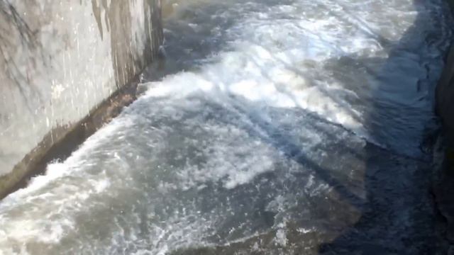 р.Воронка Верхняя плотина 13 апреля 2013г. смотреть онлайн