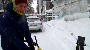 Запуск снегоуборочника снегооткидывателя Huter 4000