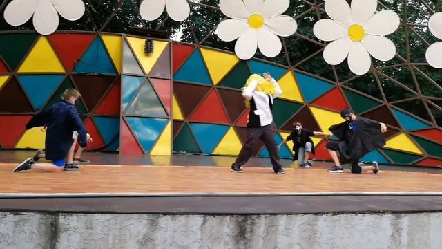 Вампирский брэйк-данс (Лагерь КлоДэ, 1-я смена 2019) смотреть онлайн