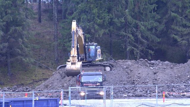 Volvo Ec 460Cl Excavator- Caterpillar 345D LOAD Volvo truck-Vs Caterpillar 345D Steam shovel смотреть онлайн