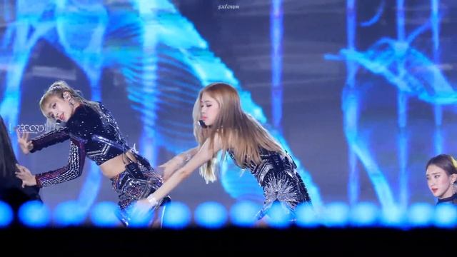 Rose twixtor | SOLO + 뚜두뚜두 + FOREVER YOUNG | 181225 4K смотреть онлайн