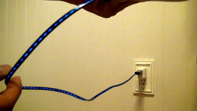 Illuminated USB Charger Cable for all models of iPod, iPhone, iPad & iDevices смотреть онлайн