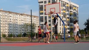 Профи притворился БОТАНОМ на Баскетболе! #10 Nerd Basketball Prank