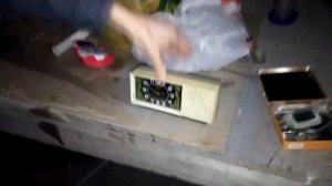 КАК ЖИВУТ НАСТОЯЩИЕ БОМЖИ В РОССИИ!? // ЗАЛЕЗЛИ В ЛОГОВО БОМЖЕЙ