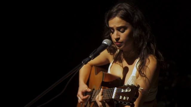 In My Bed / Paulina Viroga (Amy Winehouse cover / En vivo) смотреть онлайн