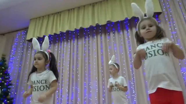 DANCE FUSION - Зайчата смотреть онлайн