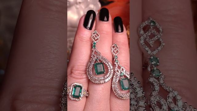 Роскошные Изумруды Белые и Жёлтые Бриллианты...??✨? смотреть онлайн