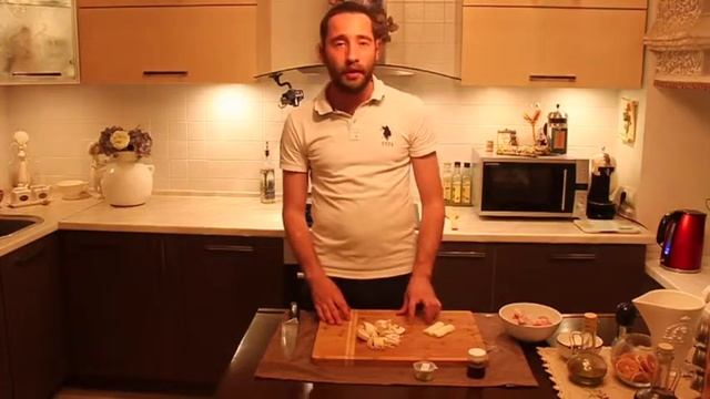 Куриные ножки с жареным картофелем и грибами смотреть онлайн