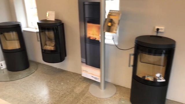 выставочный зал печей каминов HWAM / WIKING в Дании смотреть онлайн