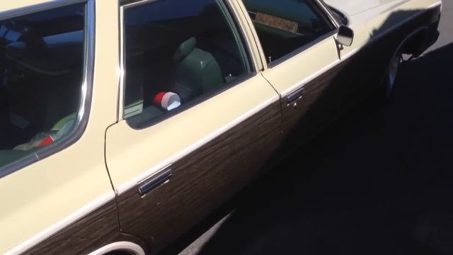 Bagged 1972 Chevy Kingswood estate wagon lowrod Impala Capr смотреть онлайн