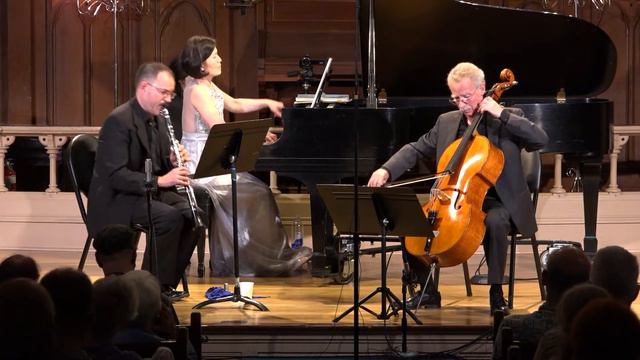 Brahms Clarinet Trio with Louis DeMartino, Hamilton Cheifetz and Julia Hwakyu Lee смотреть онлайн