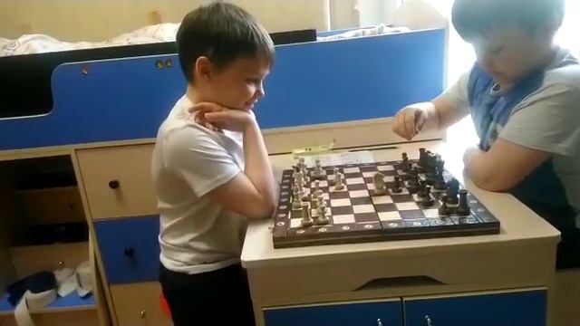 Васильевы Иван и Максим. Объединение Шахматы-шашки смотреть онлайн