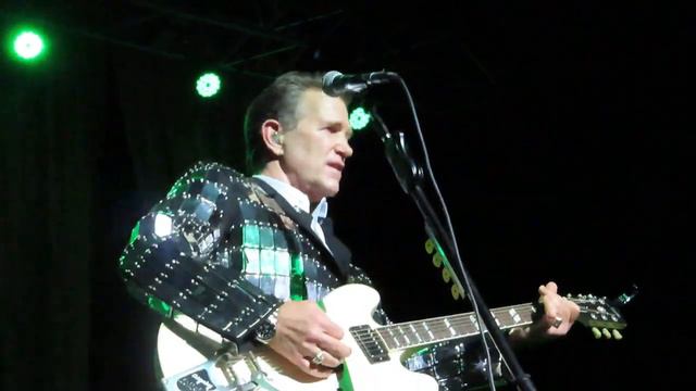 Chris Isaak – “Baby Did a Bad Bad Thing” – Arcada Theater, St. Charles, IL – 12/07/21 смотреть онлайн