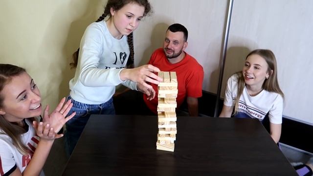 РЕАКЦИЯ Дарины и Маши || Знакомство || Играем на желания || смотреть онлайн