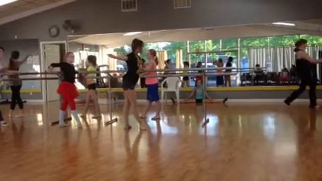 part 2 ballet stretching on barre- claudia menchaca смотреть онлайн