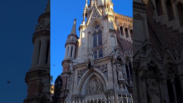 Католическая церковь в Барселоне смотреть онлайн