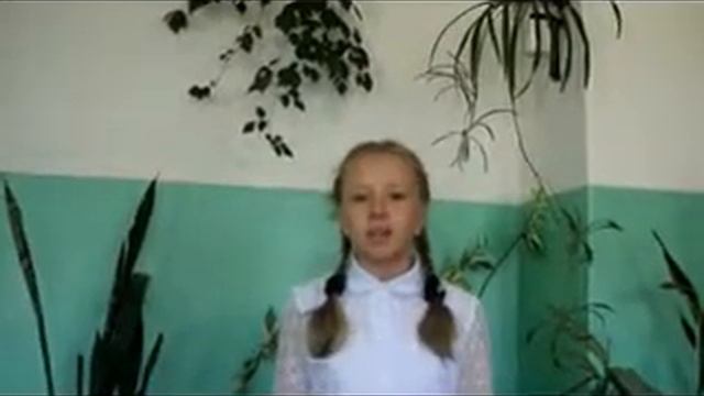 #страначитающая. Дарья Косарева читает стихотворение "Я знаю: ты бежал в бою.." К. Симонова смотреть онлайн