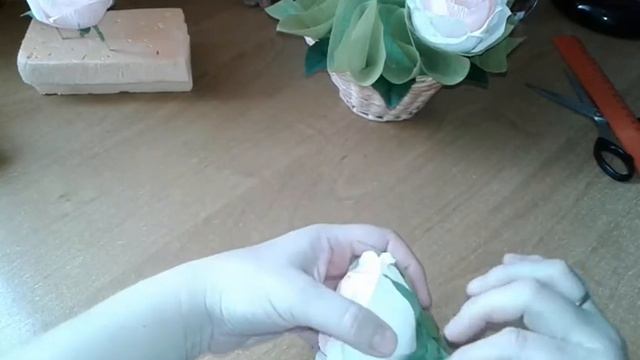 Нежный букет из роз к 8 Марта/хозяюшкины увлечения. смотреть онлайн