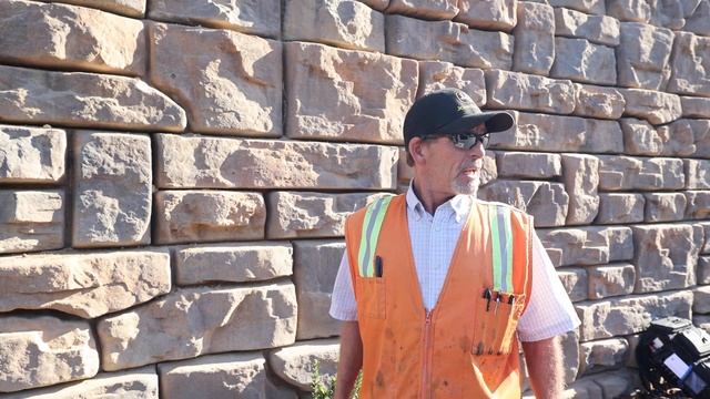Contractor Installs 6' x 100' Of Retaining Wall PER DAY On This Project смотреть онлайн