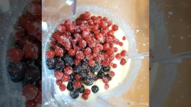 Пироги с клюквой и смородиной