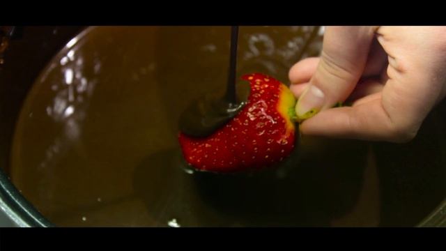 Карамелло - клубника в шоколаде смотреть онлайн