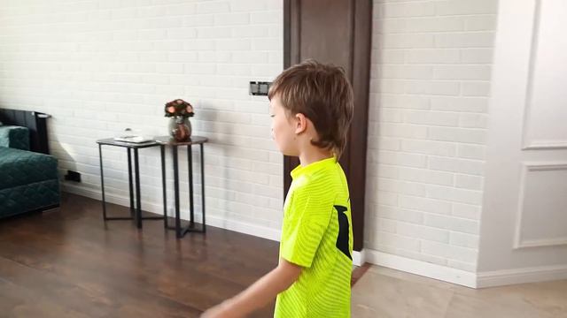 Эмин учит монстр под кроватью правилам поведения для детей. Сборник видео для детей смотреть онлайн