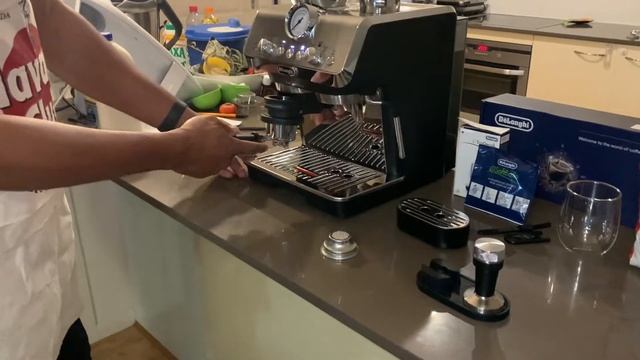 Concierge Member Mario Reviews the DeLonghi La Specialista Arte | The Good Guys смотреть онлайн