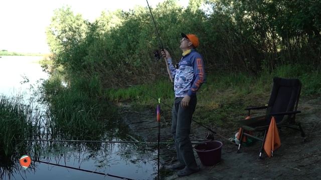 СУПЕР КЛЕВ ЛЕЩА на Десне. Ловля на фидер в кайф! Рыбное место. смотреть онлайн