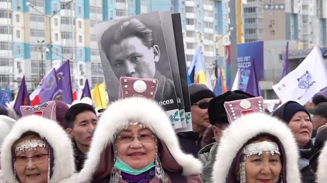 Столица Якутии - Якутск - 100 летие образования ЯАССР, праздничное шествие... смотреть онлайн