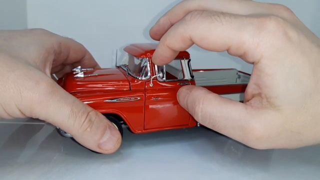 1957 Chevrolet Cameo .модель 1/24 Danbury mint смотреть онлайн