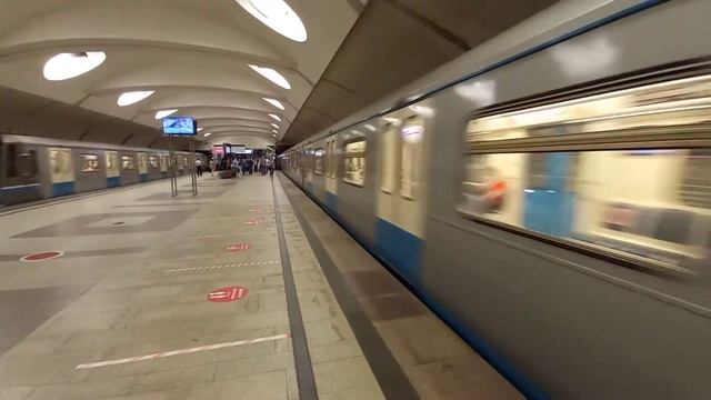 Отправление поезда Ока и прибытие на станции СТЛ Алтуфьево смотреть онлайн