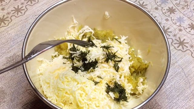 Закуска на праздничный стол / Бутерброды со шпротами и сыром смотреть онлайн