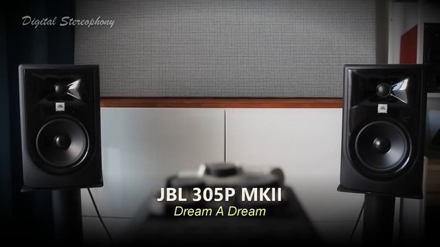 JBL 305P MKII vs Yamaha HS5 || 6-Track Comparison смотреть онлайн